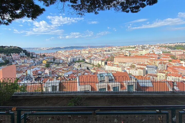 Lisbon full day private city tour - Image 4