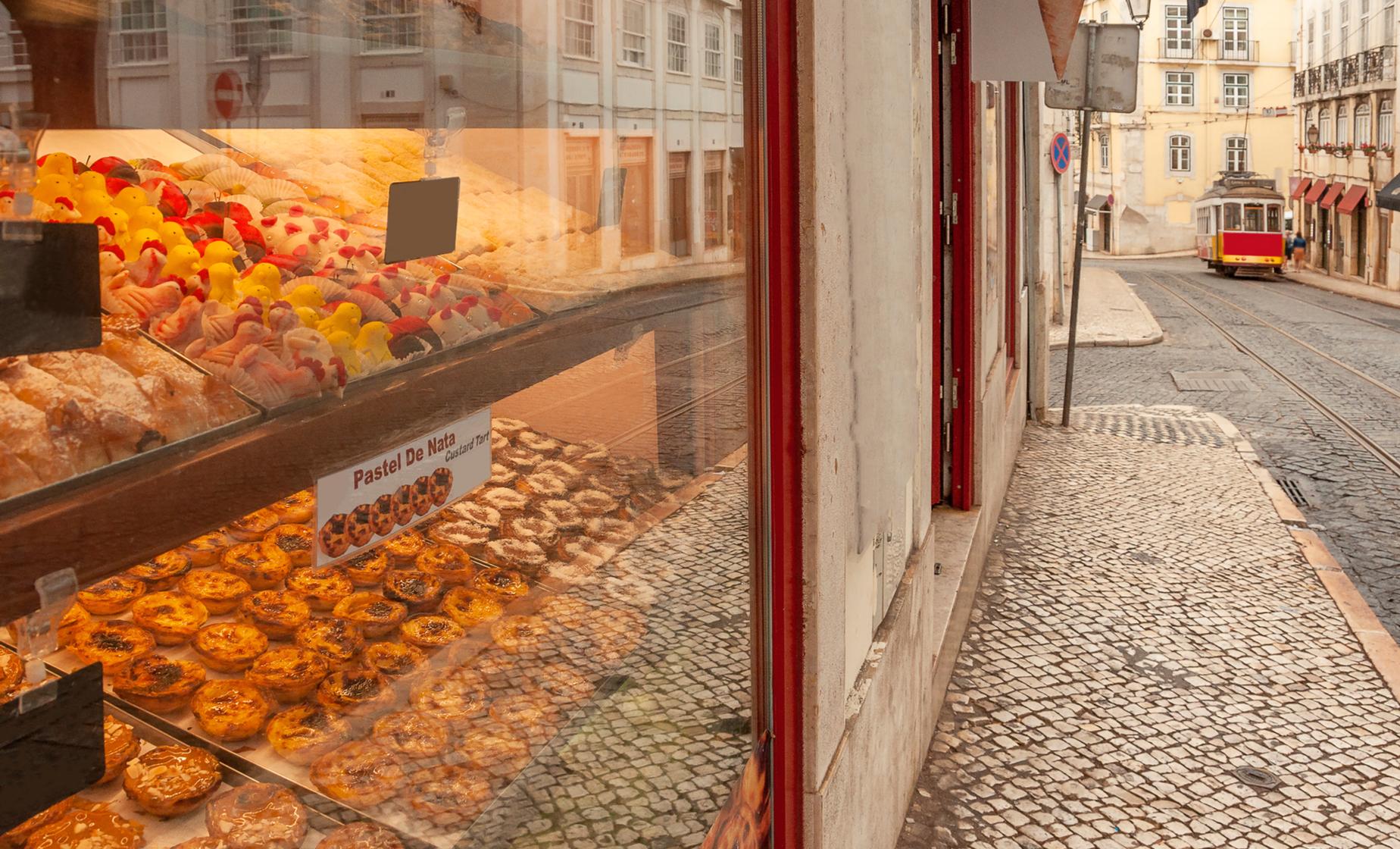 Lisbon Highlights and Pastry Tasting - Image 1