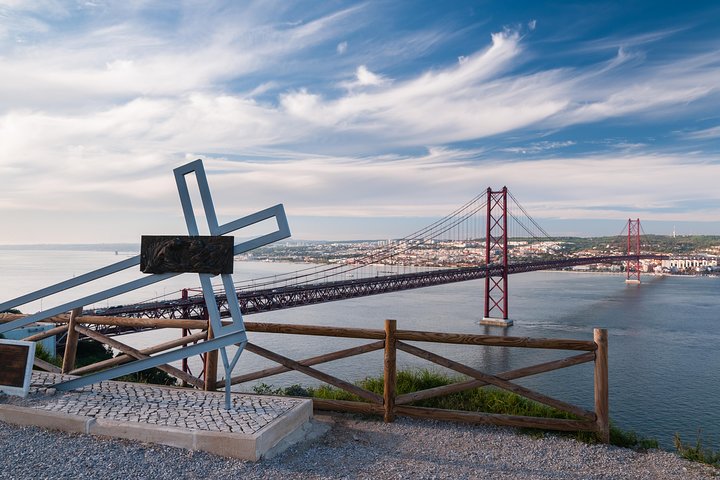 Lisbon Highlights Private Full Day Tour - Image 1