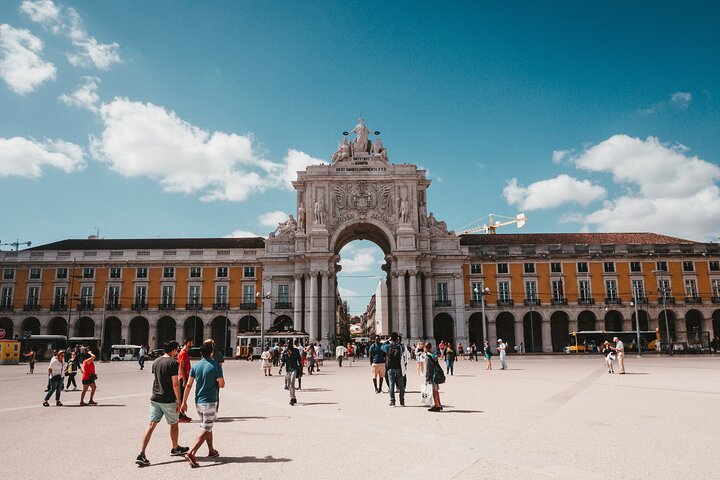 Lisbon Historic Center Private Tuk Tuk Tour 3h - Image 2