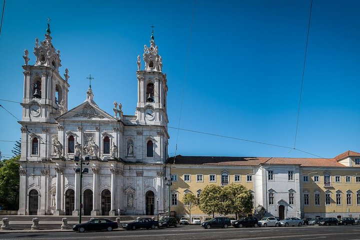 Lisbon Historical Vintage Tour: Romantic Lisbon - Image 3