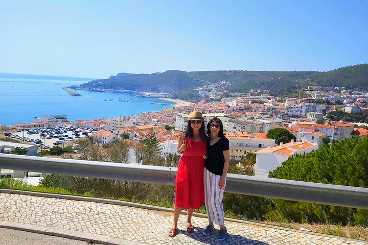 Lisbon Private Luxury Paradisiacal Coastline Tour - Image 3