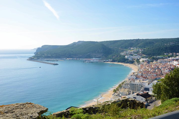 Lisbon Private Luxury Paradisiacal Coastline Tour - Image 4