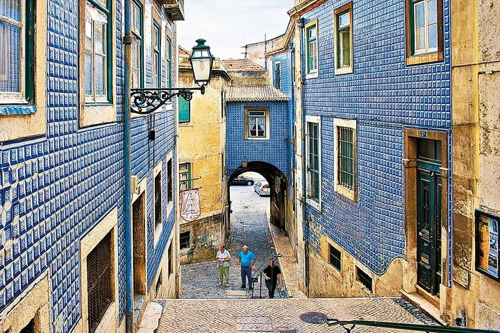 Lisbon See-it-All Private Tour - Image 2