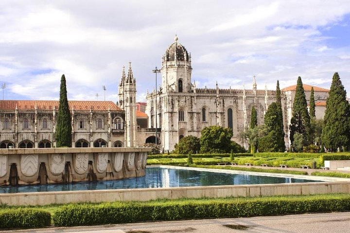 Lisbon Shore Excursion: Private Day Trip to Lisbon and Sintra - Image 1
