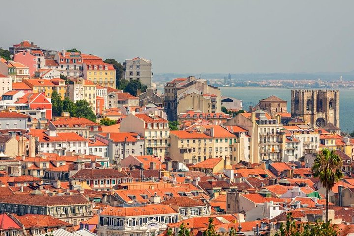 Lisbon Shore Excursion: Private Day Trip to Lisbon and Sintra - Image 4
