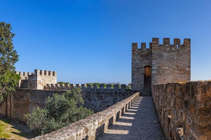 Lisbon Sightseeing & Sintra Village - Image 2