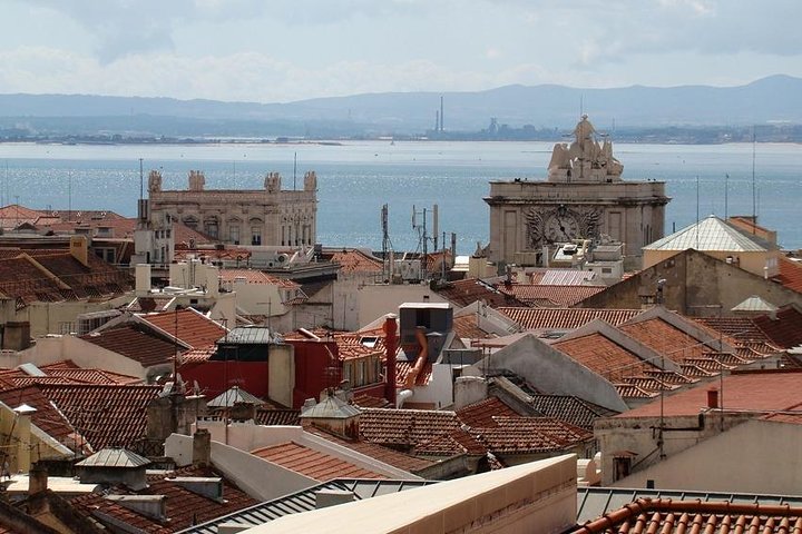 Lisbon Small-Group Walking Tour - Image 4
