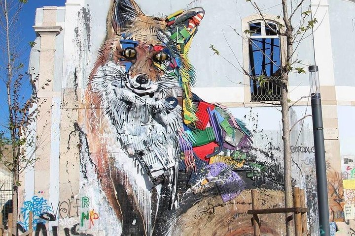 Lisbon Street Art Tour Tuk Tuk Tour - Image 3