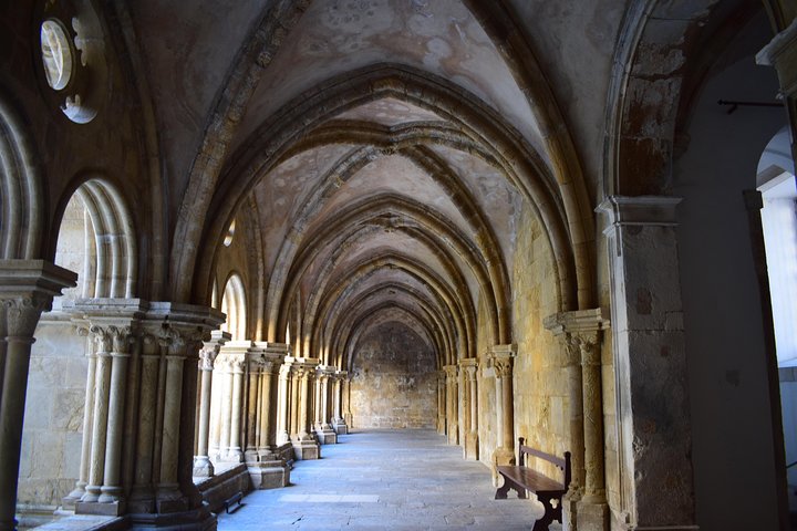 Lisbon to Porto Private Tour stoping in Coimbra and Aveiro - Image 4