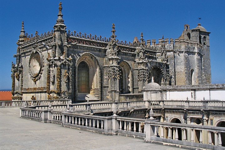 Lisbon: Tomar & Almourol Castle Private Tour Full Day - Image 3