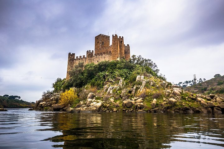Lisbon: Tomar & Almourol Castle Private Tour Full Day - Image 4