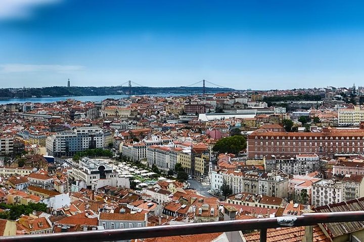 Lisbon Viewpoints Tuk Tuk Tour - Image 4