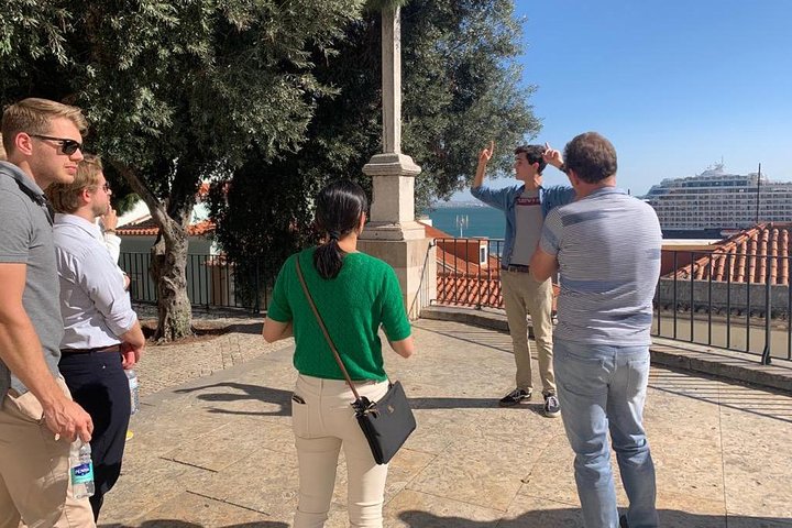 Lisbon walking tailored private tour (half day) - Image 3