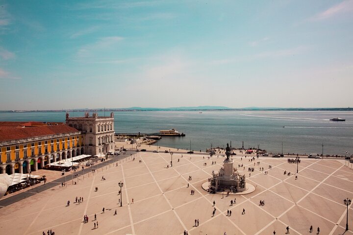 Mon Ami Burguês - Lisbon City Tour by Tuk Tuk  - Image 2