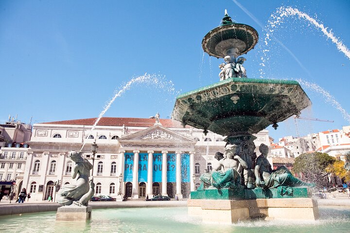 Mon Ami Burguês - Lisbon City Tour by Tuk Tuk  - Image 3