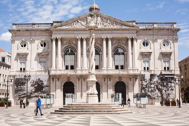 Mon Ami Burguês - Lisbon City Tour by Tuk Tuk  - Image 4
