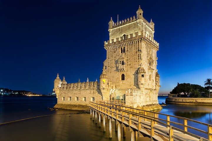 Night Lisbon Private Tour  - Image 4