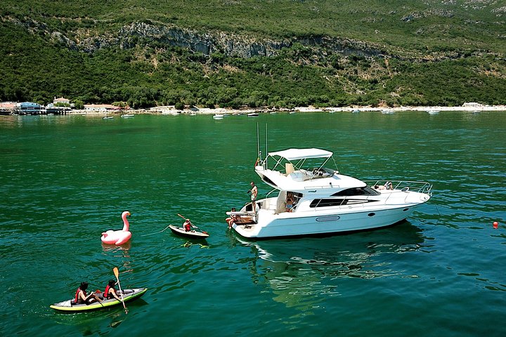 Ocean Bliss: Full Day Yacth Group Tour in Arrábida from Lisbon - Image 2