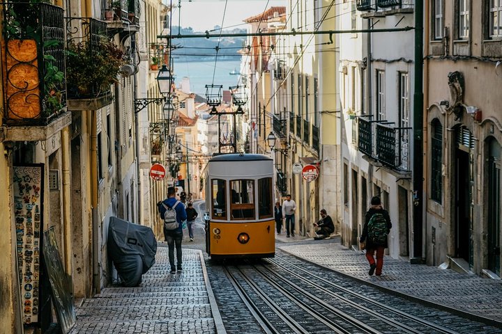 Old Lisbon Tuk Tuk Tour - Image 5
