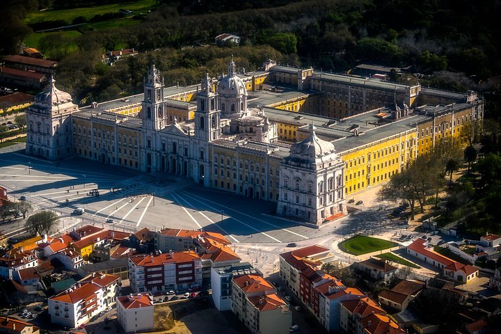 Palaces of Portugal Private Tour - Image 3