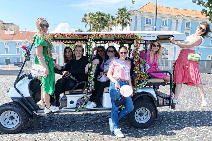 Private 1H30 Tuk Tuk Tour in Lisbon City  - Image 1