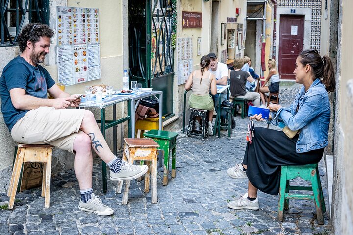 Private 3-Hour Tour in a Tuk Tuk with Portuguese Tapas and Wine  - Image 4