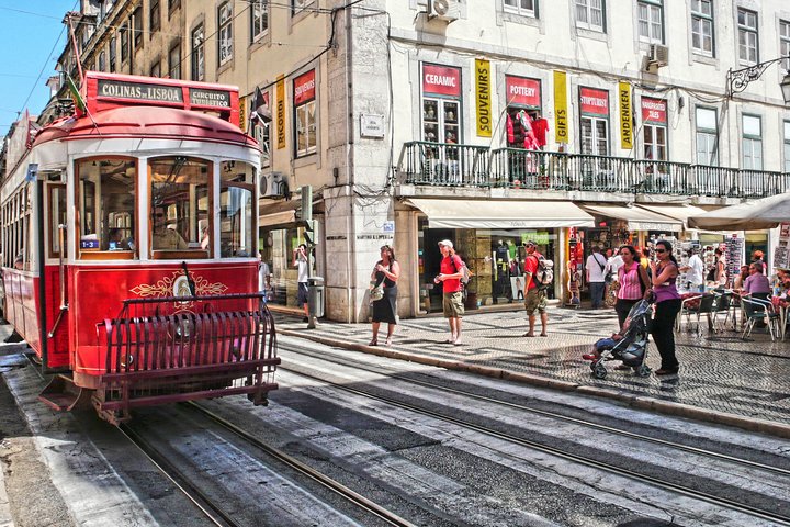 Private 4-hour city tour of Lisbon with driver & official guide w/ Hotel pick up - Image 1