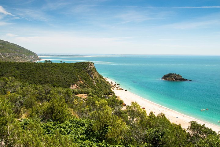 Private Day tour with a private guide - Arrábida, Sesimbra & wine tastings - Image 1