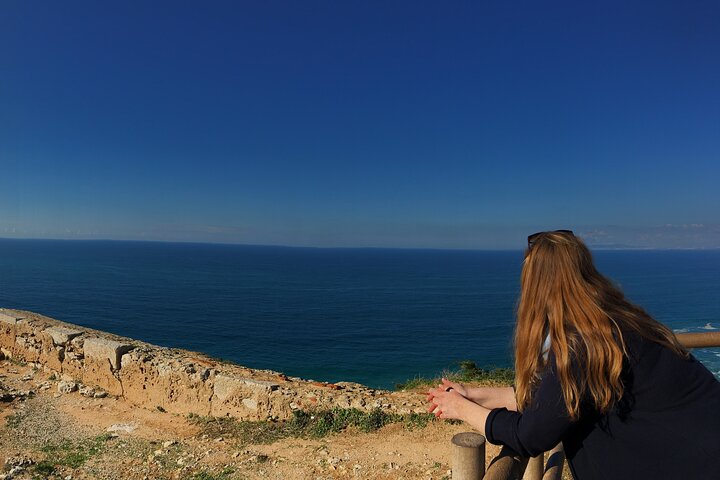 Private Day tour with a private guide - Arrábida, Sesimbra & wine tastings - Image 3