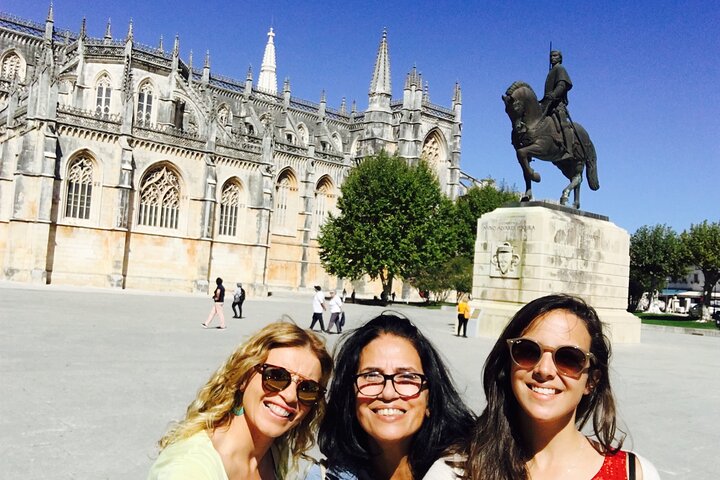 Private day tour with a private guide - Fatima, Batalha, Nazaré & Obidos - Image 2
