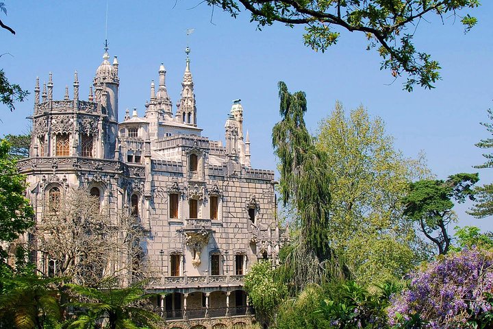 Private day trip to Sintra Palace, Quinta da Regaleira and Palacio de Sintra - Image 1