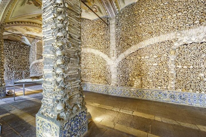 Private Full Day Tour in Evora - Image 4