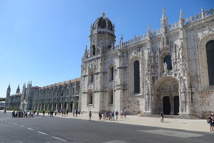 Private Full Day Tour in Lisbon - Image 1