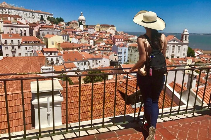 Private Lisbon Night Tour with Dinner and Fado Show - Image 2