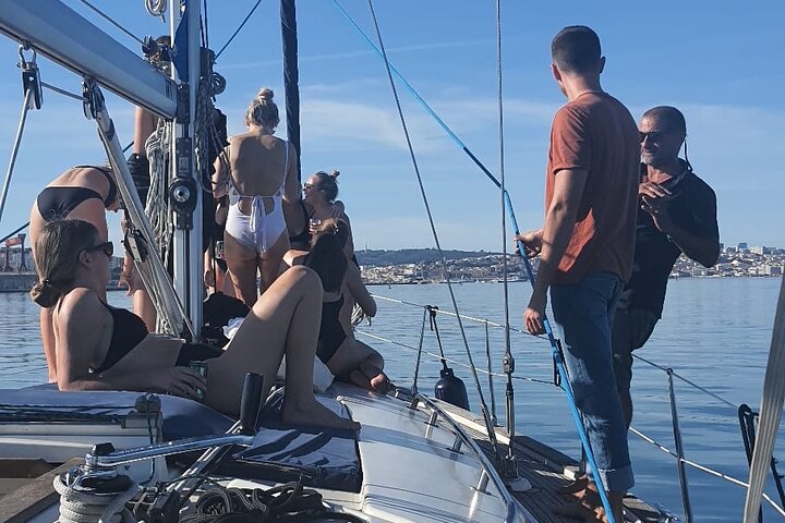 Private Sailing Yacht Dives Experience (4:30 H) with Host, F & D - Image 3
