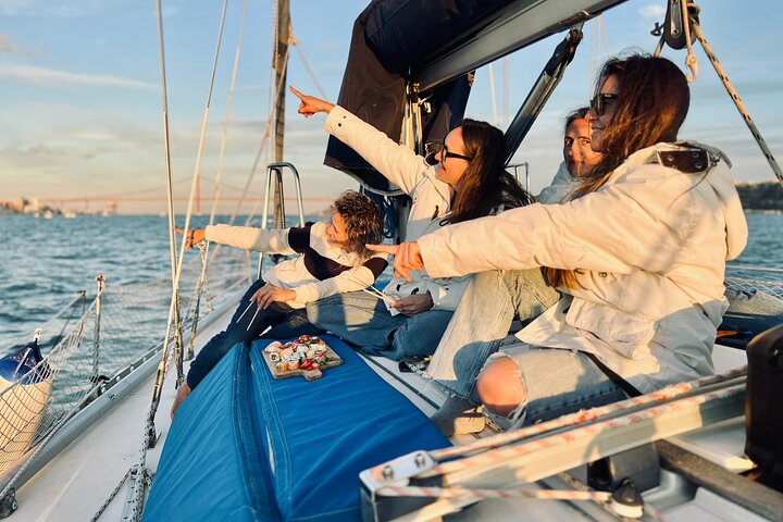  Private Sailing Yacht Dives Experience (6:30 H) with Host, F & D - Image 3
