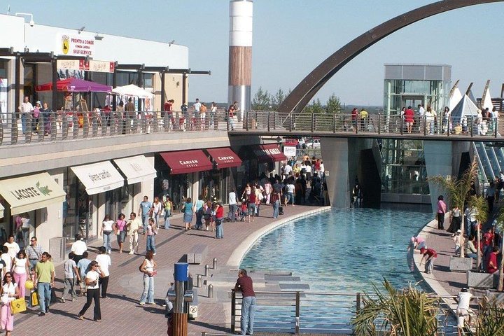 Private Shopping Tour Outlet with style - Image 1