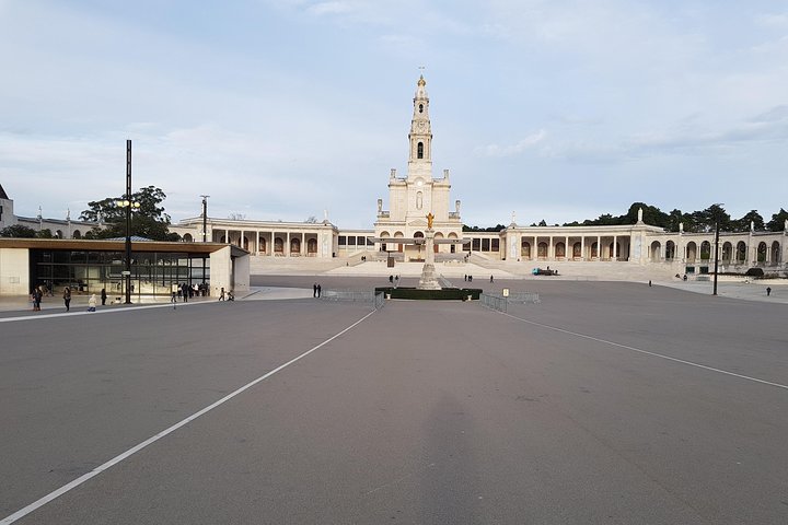 Private Small Groups Tour Fátima Full Day  - Image 2