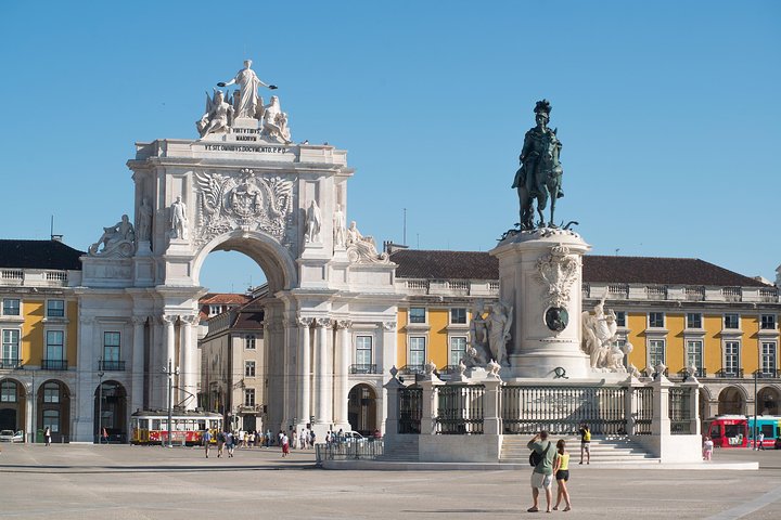 Private Tour 2 Days Fátima and Lisbon - Image 1