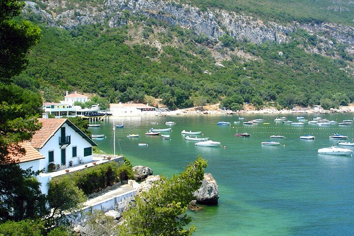 Private Tour: Arrábida Natural Park and Sesimbra Day Trip from Lisbon - Image 1