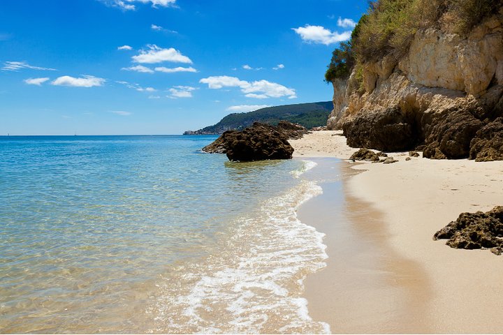Private Tour: Arrábida Natural Park and Sesimbra Day Trip from Lisbon - Image 2