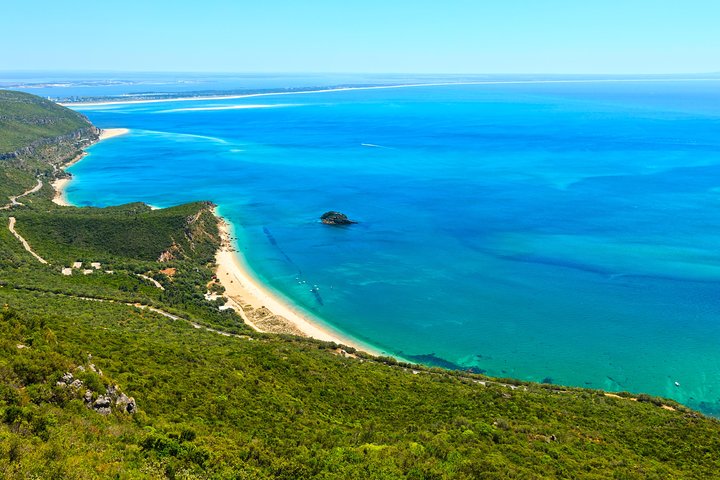 Private Tour Arrábida, Sesimbra - Image 1