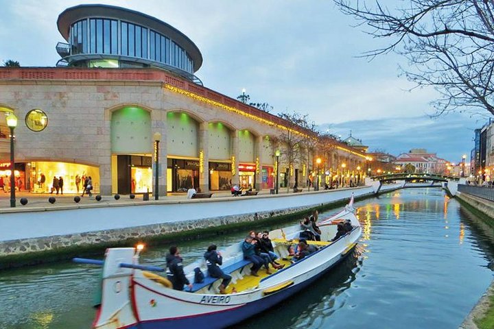 Private Tour Aveiro Little Venice and River Tour Moliceiro - Image 1