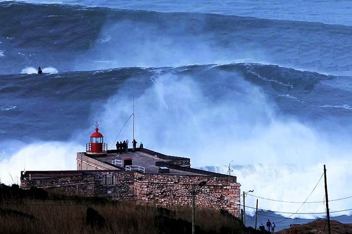 Private Tour: Discovery Fishing Village of Nazaré and the Giant Waves with Traditional Lunch - Image 1