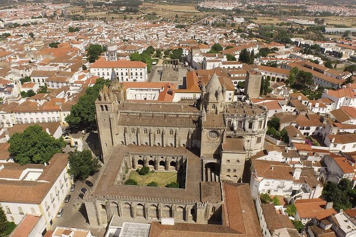 Private Tour: Evora, Elvas and Badajoz (Spain) day trip from Lisbon - Image 4