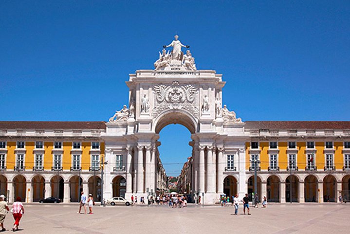 Private Tour: Explore the Places and the Unseen Sides of Lisbon - Image 3