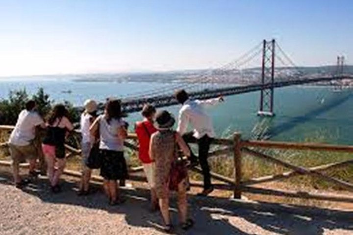 Private Tour: Explore the Places and the Unseen Sides of Lisbon - Image 2