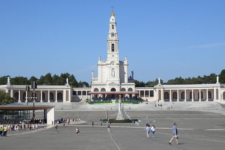 Private Tour - Fátima, Nazaré and Óbidos - Image 1