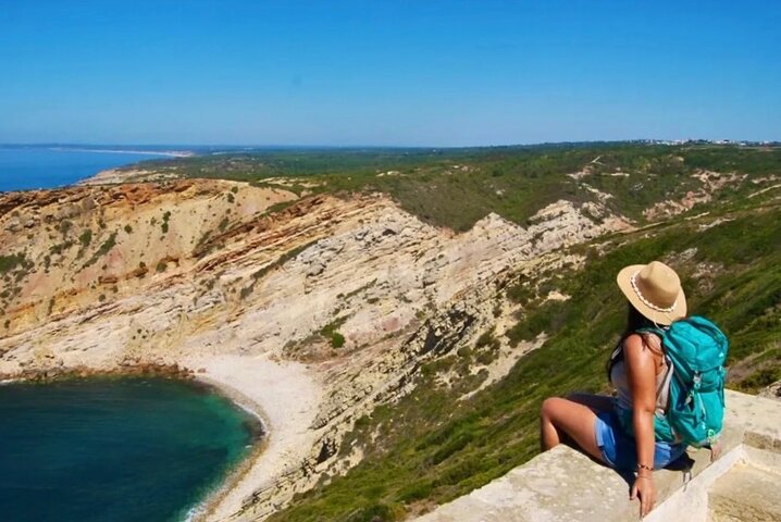 Private Tour in Arrabida Sesimbra and Dinousaur Footprints - Image 1